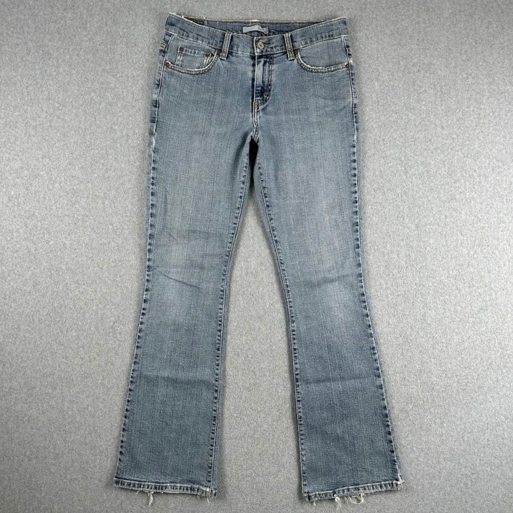Vintage Levi's Women's Bootcut Jeans Blue Denim Size 6 Medium Wash Flare Rodeo